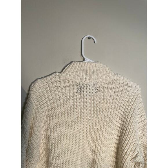 American Eagle Cream Cable Knit Oversized Turtleneck‎ Sweater Size XS - Picture 6 of 9